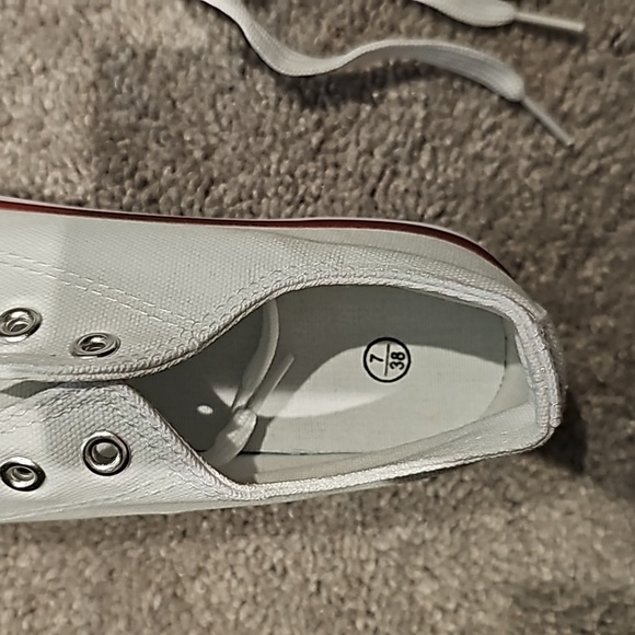 BRAND NEW - cute white tennis shoes - Picture 2 of 4